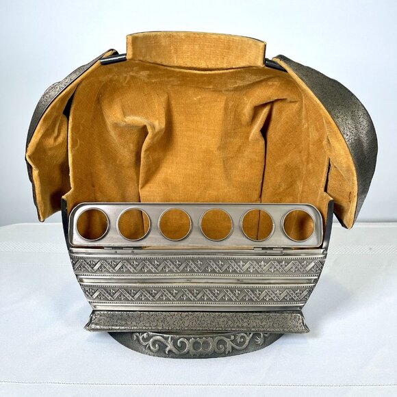 Vintage Knight's Metal Armor Breastplate Liquor Swivel Table Top Bar Medieval - Picture 3 of 9